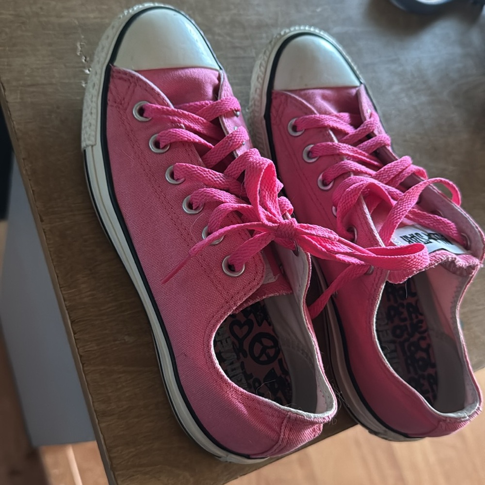 Pink Converse - Picture 4 of 5